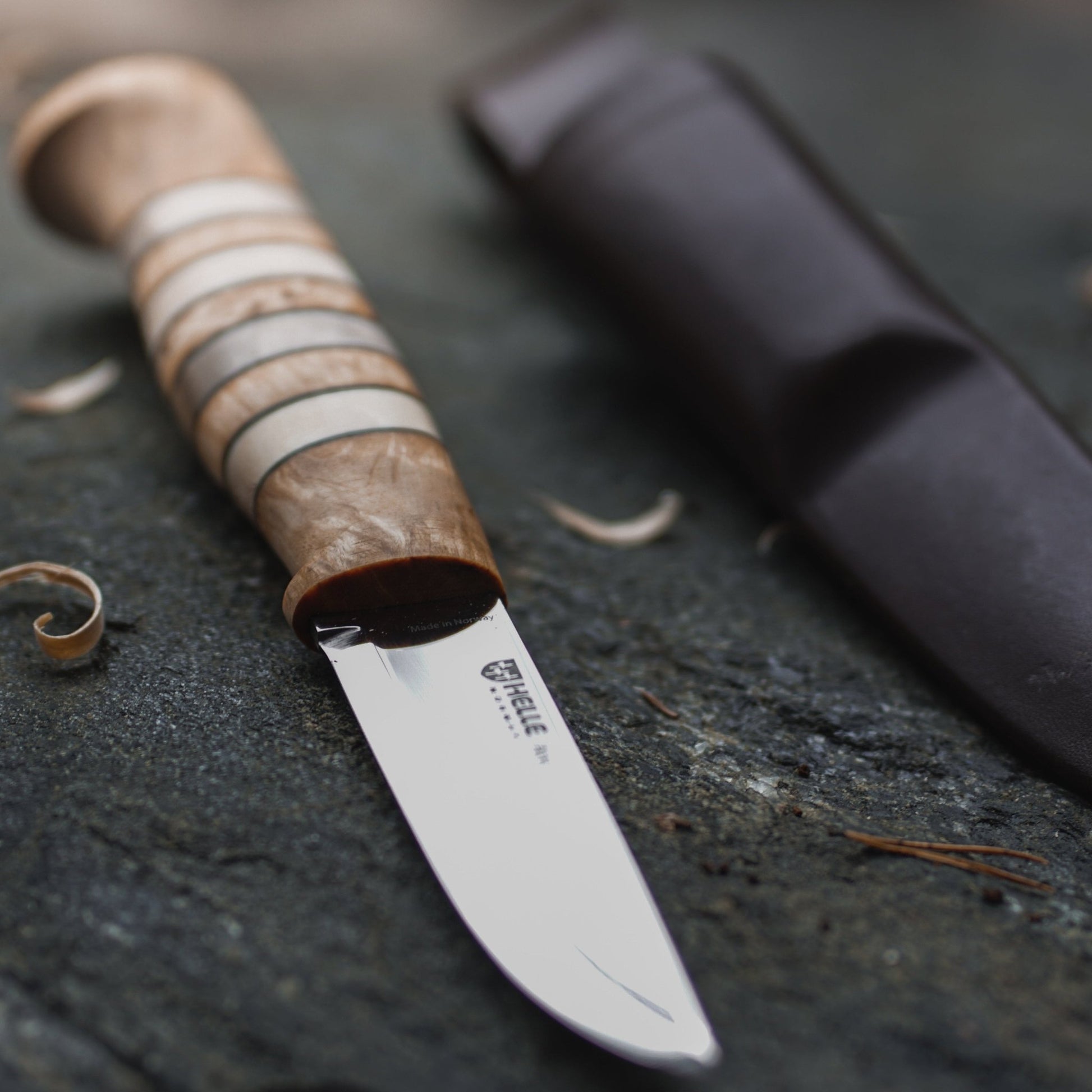 Helle Arv Fixed Blade Knife on Stump with Sheath
