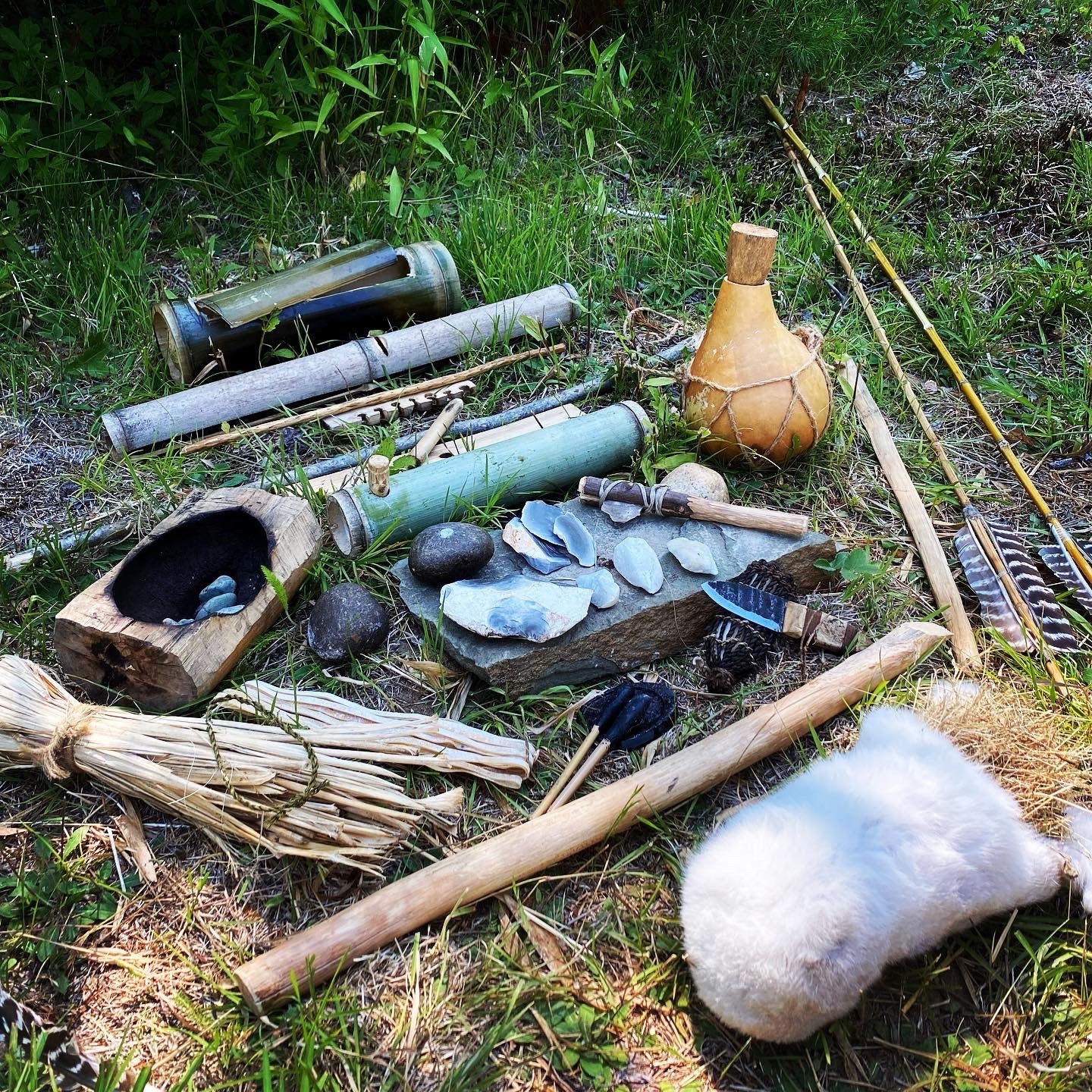 Primitive Survival Course - Gray Bearded Green Beret Survival School Primitive Tools Friction Fire Kits Gourd Canteen