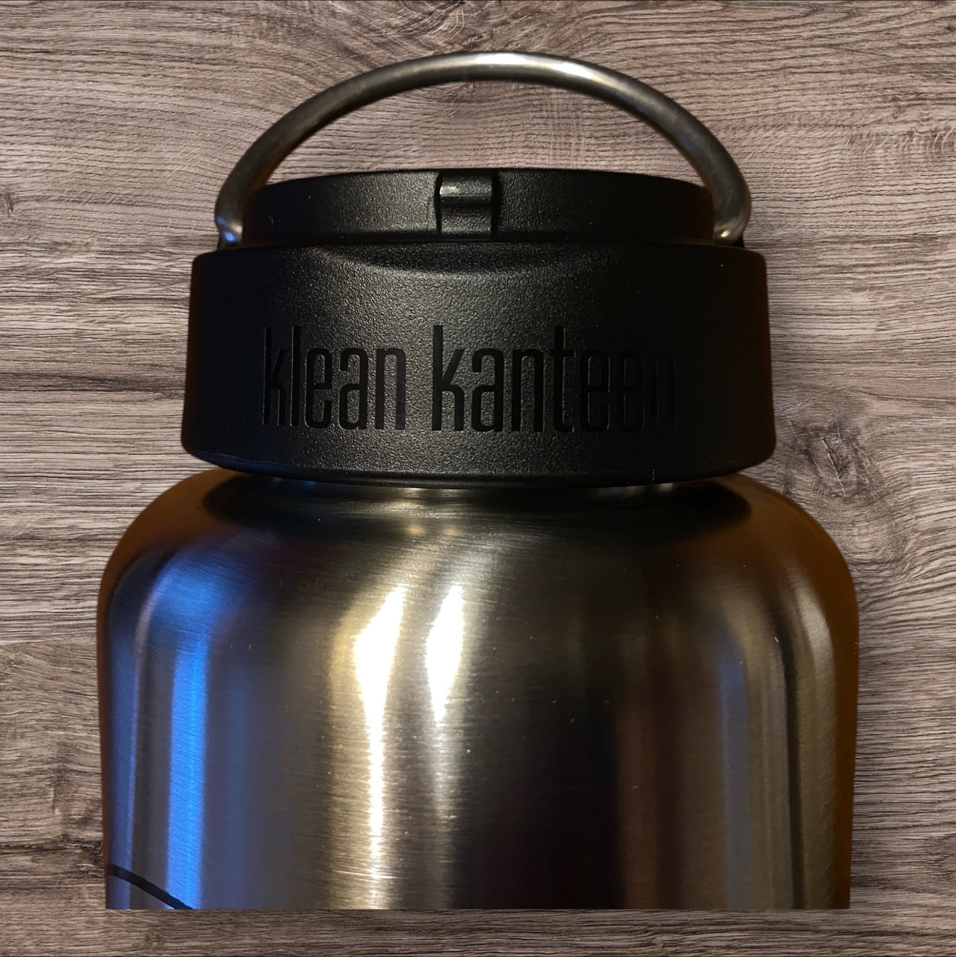 GB2 Branded Klean Kanteen 40oz Stainless Steel Water Bottle – Durable and Versatile for Outdoor Adventures klean kanteen branding on cap with flip-up metal ring