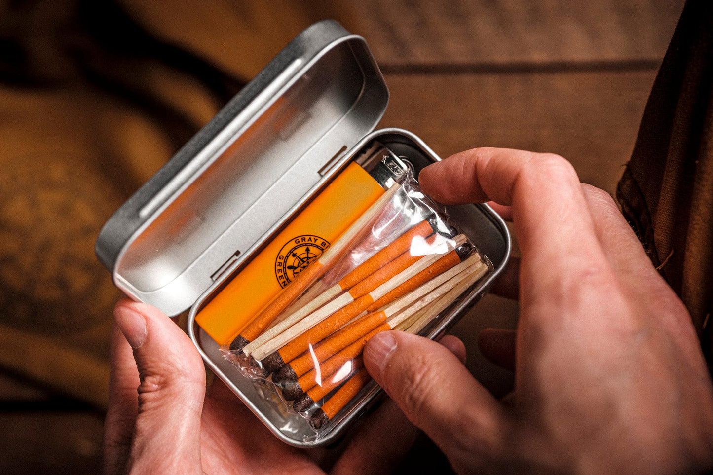 Durable Metal Tin with Lid for Charring and Storage – Compact and Versatile in hand